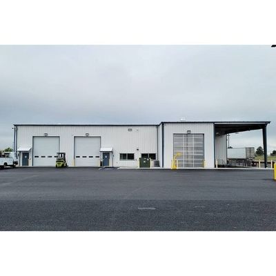 広いスパンHはサンドイッチ パネルと鉄骨構造の倉庫のプレハブを耐火性にする発する