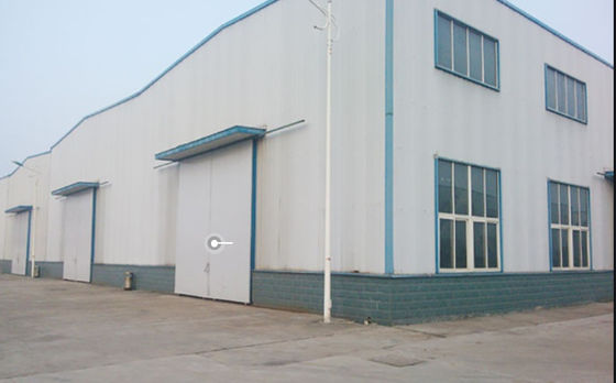 軽鋼構造工房の建物 - H ビーム,C/Z パーリンでプリファブリック