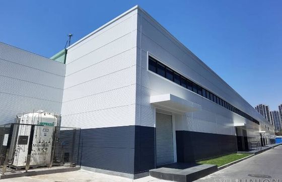 事務所 鋼鉄製 鋳造 斜面 屋根 と コンクリート 基礎