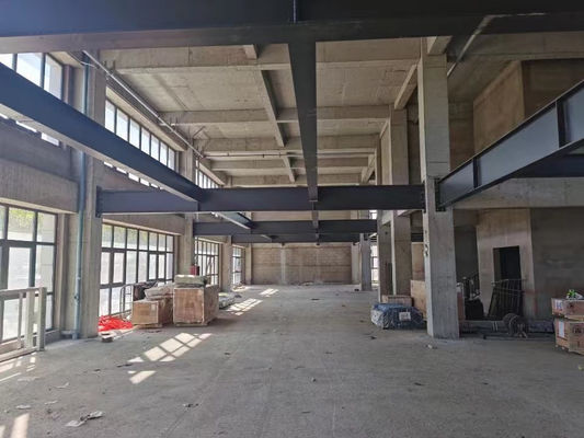 産業用建物のためのコンクリート床の鉄鋼構造物