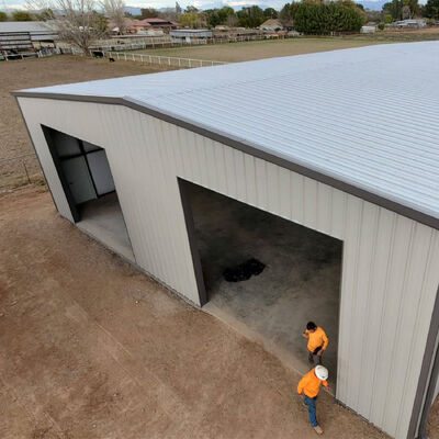 傾斜屋根の鉄骨造製作・加工工場